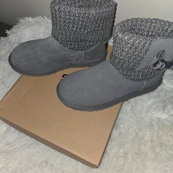 UGG Classic Solene Mini Bootie - Picture 3 of 10